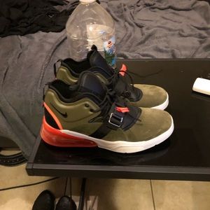 Nike Air Force 270